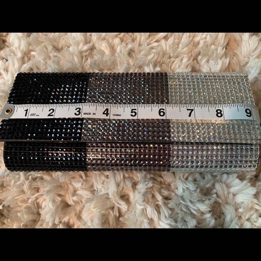Call it Spring Clutch - Picture 3 of 4